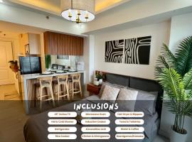 Studio for Couples with Mt Arayat View with Netflix, Karaoke & Boardgames，位于圣费尔南多的酒店