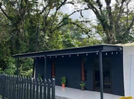 Pozas y Cascadas La Presa Habitación 3，位于Río Cuarto的酒店