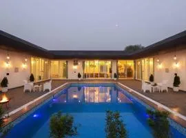 4bhk luxury private villa by The Party Citadel