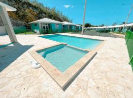 LaLolitaVilla - walking distance to Playa Buye!，位于卡沃罗霍的酒店