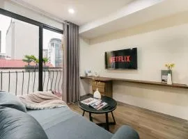 Train Street Lux Homestay