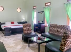 RedDoorz Resort Hotel ANB Pameungpeuk Garut，位于Pameungpeuk的酒店