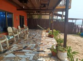 Adinam's Beach Retreat，位于Nyanyanu的酒店