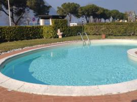 Lake and Love - Lago D'Iseo，位于苏尔扎诺的酒店