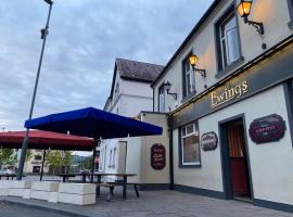 Ewings Bar & Self-Catering Accommodation，位于卡洛的酒店