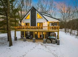 Luxury Getaway with Nature and Comfort，位于Albrightsville的豪华酒店