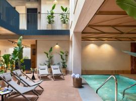 Magno Apartments Castilla，位于塞维利亚的酒店