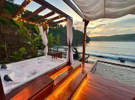Beachfront Luxury Dome Villas - Gamat Bay Resort，位于珀尼达岛的酒店