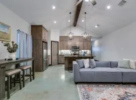 New Cozy and Convenient with 2BR and 2BA