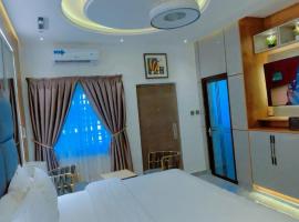 Kamara Lakeview Hotel，位于Wa的酒店