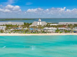 The Pyramid Cancun by Oasis - All Inclusive，位于坎昆的酒店