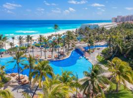 The Pyramid Cancun by Oasis - All Inclusive，位于坎昆的酒店