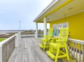 Walk to Beach Bayfront Gilchrist Getaway!