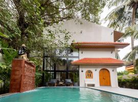 6BR Luxe Villa with Pool Near Beach，位于坎多林的酒店