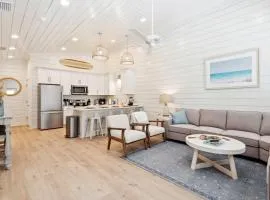 Brand New Luxury Rental on Oleander Unit A