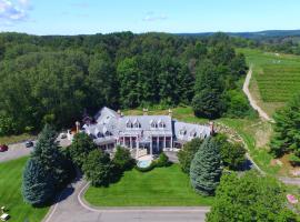 Inn at Black Star Farms，位于Suttons Bay的酒店