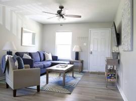 Gulf Coast Condos on the Sand Dunes - 201，位于多芬岛的酒店