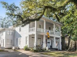 Old Dauphin Way Historic Home - Unit 5