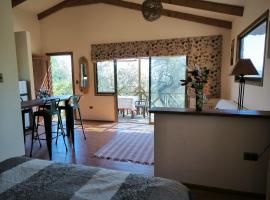 Cabaña Viñateros de Raiz a10 min de Chocalan，位于梅利皮亚的酒店