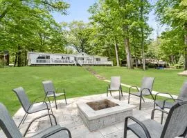 Lakefront Retreat in a Serene Country Setting