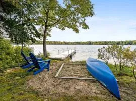 Cozy Cottage with Hot Tub and Lake Access