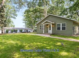 Picture Perfect Dual Home on the Lake，位于Pullman的酒店