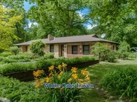 Dog-Friendly Nature Escape with Hot Tub and Fire Pit
