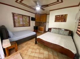 Appleton Liitle Paradise Beach Resort & Restaurant COTTAGE 1，位于Real的酒店