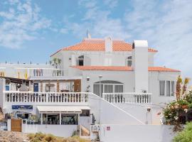 Villa Barry Swimming Pool, Amazing Sea Views, Bar，位于塔拉哈勒赫的酒店