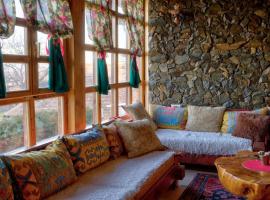 Etno kompleks Orahovac - Vajat Slavuj，位于阿然德洛维克的酒店