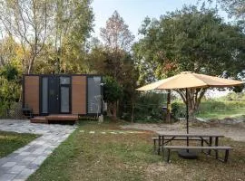 Gandan Inn 2 by Tiny Away