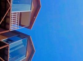 Dhanaulti castle resort and restaurant，位于达纳尔蒂的酒店