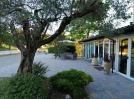 La Vecchia Quercia，位于Bettola的酒店