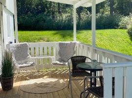 Forest Seaside living in Vallda Kattegatt trail，位于Vallda的酒店