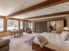 Bray House - Ski-in Ski-out family home，位于提顿村的乡村别墅