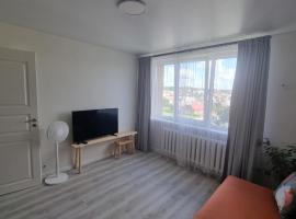Tiny cozy apartment 'Unihus'，位于瓦雷纳的酒店