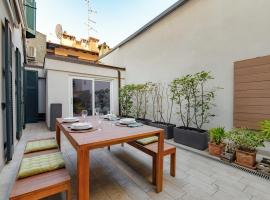 Hidden Lodge - by MyHomeInComo，位于科莫的木屋