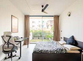 Reve Villa A, Dabolim Airport, Bogmalo Beach，位于Chicolna的酒店