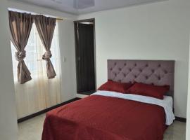 Manoy Hotel，位于Santiago的带停车场的酒店