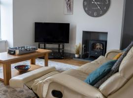 3 bedroom home by the beach，位于布罗德港的酒店