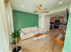 Elegant 3BR 2BA Entire Apartment Short Walk To The Beach Heart Of Wildwood，位于怀尔德伍德的公寓
