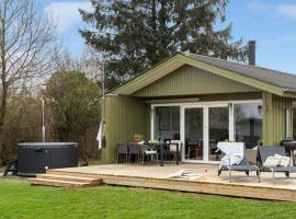2 Bedroom Awesome Home In Bogense，位于博恩瑟的酒店