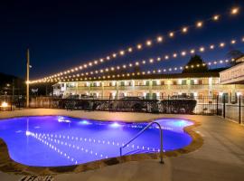 Quality Inn Downtown Helen，位于海伦的酒店