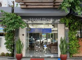 HOTEL RIAD，位于乌尼昂-达维多利亚的酒店