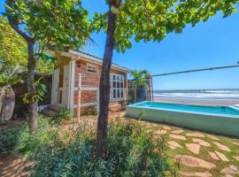 Romantic Seaside Casita w Pool, AC, Fire Sunsets，位于波乔米尔的酒店