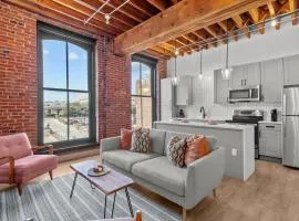 Walk to Convention and Casino - Perfect for Work & Play!