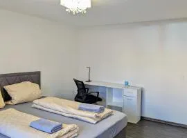 SiYen three with 24h Check-in