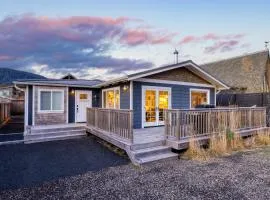 Coastal Home Steps to the Beach Shops Eats Saltgrass Cottage by AvantStay