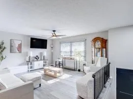 3 Mi to Cuyahoga Valley NP Fairlawn Family Home!