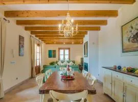 Rural country house with swimming pool